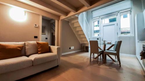 JOIVY Superb Loft for 4 near Sempione Park, Mediolan