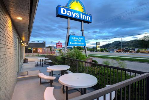 Days Inn by Wyndham Vernon