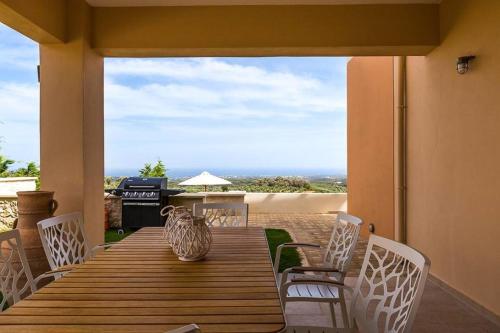 Family villa, Fantastic views, Private pool, Free laptop 3