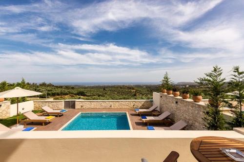 Family villa, Fantastic views, Private pool, Free laptop 3