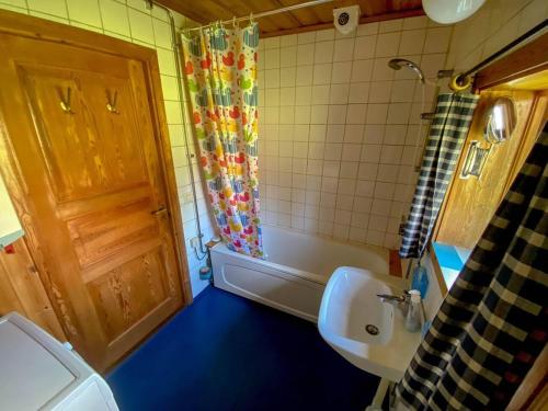 Beautiful 4-5 persons Cottage in Alvdalen