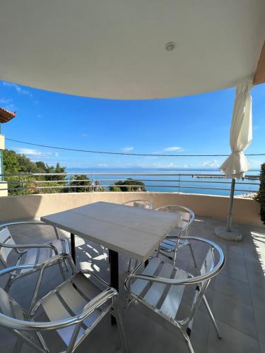 Vedere, Harbour View - Oceanis Apartments in Kefalonia