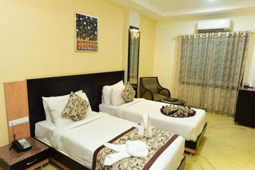 Standard Double Room image 5