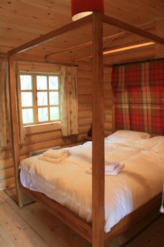 BCC Loch Ness Log Cabins