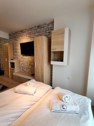 Prime Location Studio - AC & Desk & Fast Wi-Fi by Flat Mаnager, Sofia (photo 9)