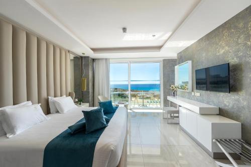 Alrededores, Chrysomare Beach Hotel & Resort in Aya Napa