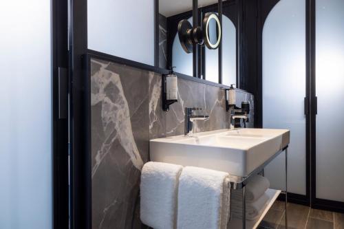 Hôtel de France Gare de Lyon Bastille - image 3