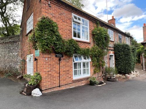 Ferryman`s Cottage at The Beetle & Wedge