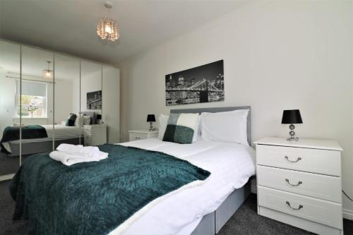 Signature - Kirkhill Middle in Rosebank