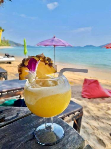 Strand, The Beach Cafe in Koh Chang Tai