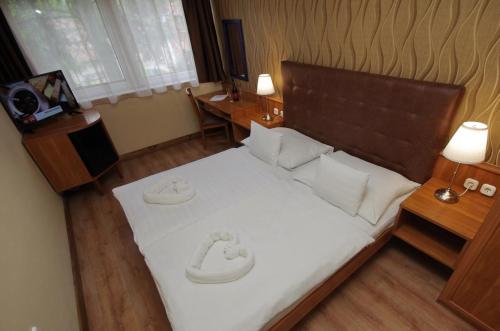 Aqua Hotel - image 8