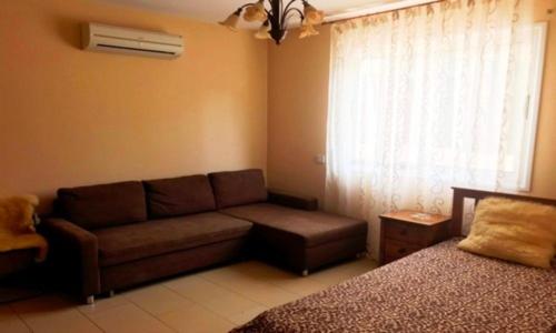 2 bedroom with private garden, walk to Nissi Beach, communal swimming pool, Agia Napa (Foto 10)