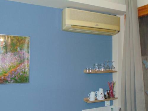 Central Mini & full renovated Studio @ Syntagma, Афины (фото 7)