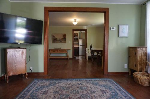 3778 East Lake Road in Дюнкерк (Нью-Йорк)