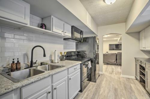 Decatur Apartment with Media Room - 11 Mi to Atlanta in Decatur, USA