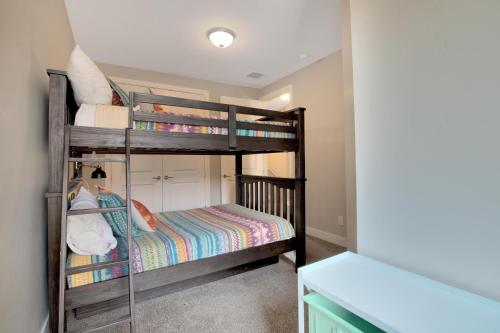 Brand New Listing - Pet Friendly End Unit with Townies Sleeps 22 - Entrada 598 and 602 - image 7