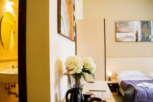 Mosaic Central Guest House - image 8