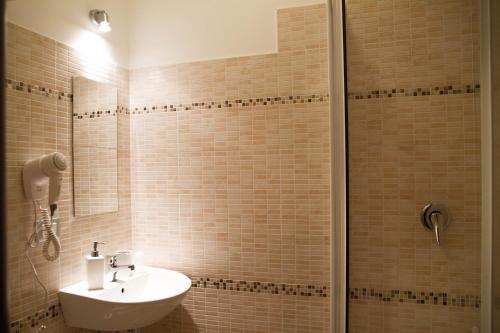 Mosaic Central Guest House - image 2