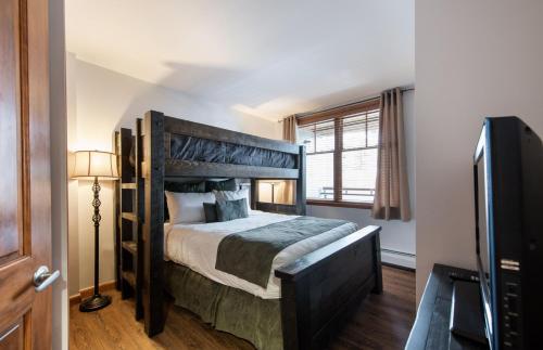Wonderful Zephyr Mountain Lodge condo with forest views - close to gondola condo detail