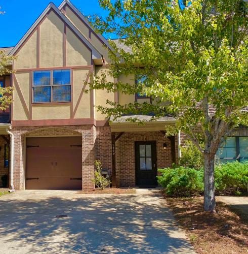 Lovely Townhouse! photo 3