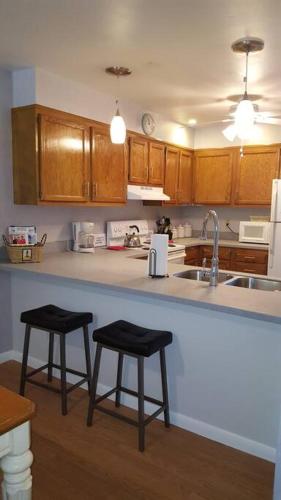 2 Bedroom Condo in Rehoboth Beach w/ New Bed