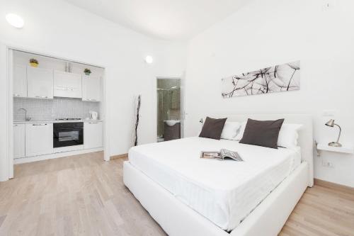 White Flat Colosseo - image 11