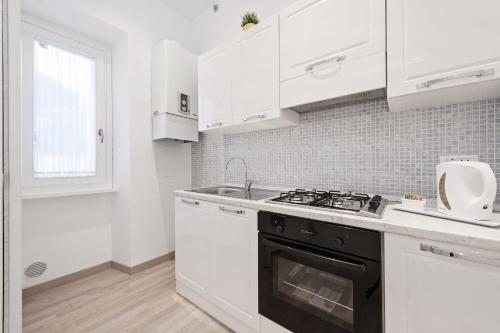 White Flat Colosseo - image 14