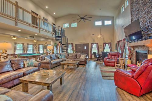 Spacious Kingston Home with Porch-Walk to Lake Texoma - image 14