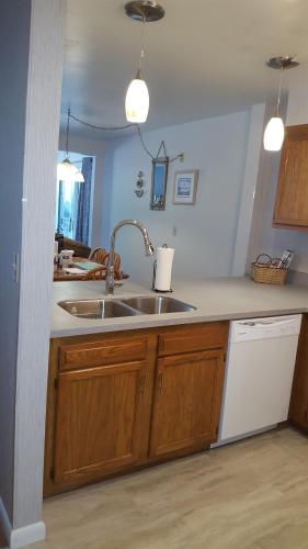 2 Bedroom Condo in Rehoboth Beach w/ New Bed