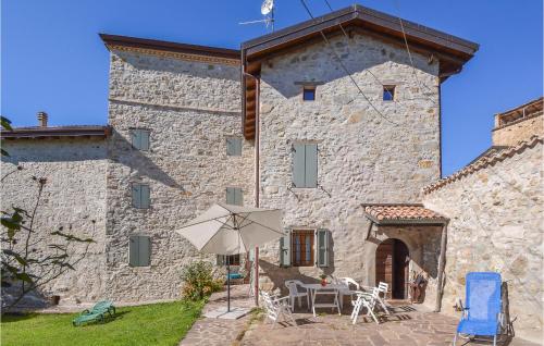 Lovely Home In Monchio Delle Olle With Kitchen