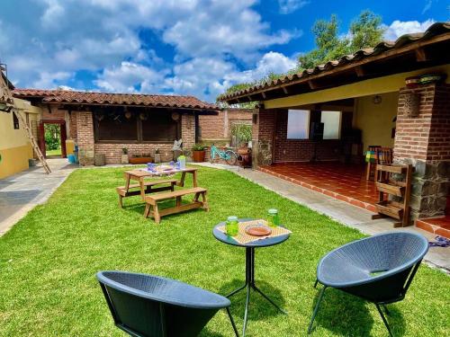 Rustic Luxury Retreat Near Historic Zacatlan in Zacatlán, Mexico
