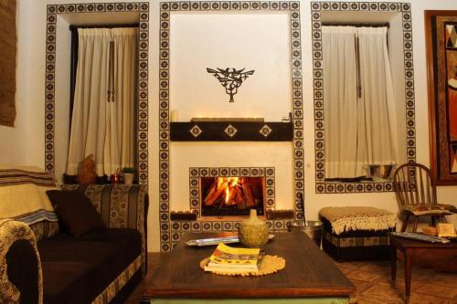 Rustic Luxury Retreat Near Historic Zacatlan in Eloxochitlán