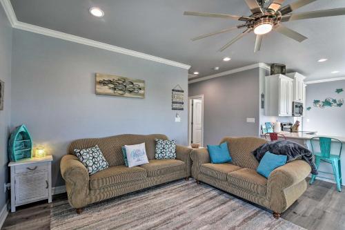 Crystal Beach Home Pellet Grill and Beach Views! in Crystal Beach, USA