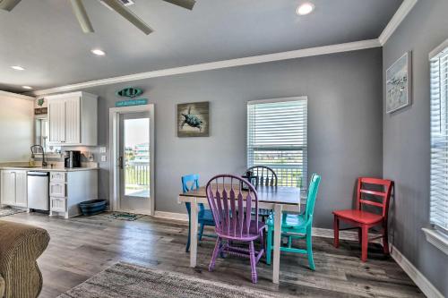 Crystal Beach Home Pellet Grill and Beach Views! in Crystal Beach, USA