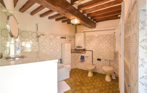 Lovely Home In Monchio Delle Olle With Kitchen