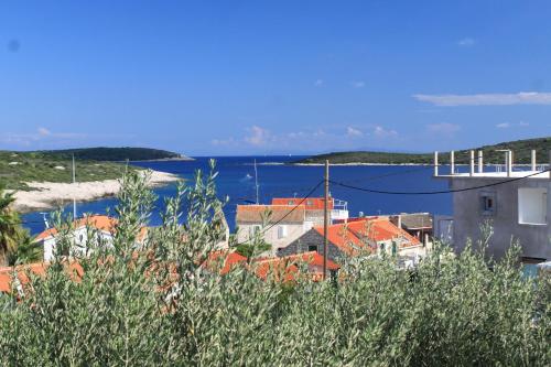 Apartments by the sea Rukavac Vis - 2411 - image 6