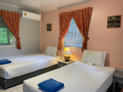 Phuket Golden Sand Inn - SHA Extra Plus – Karon Beach, WY