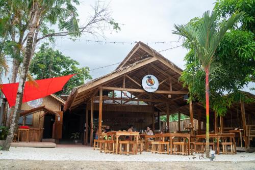 Exterior view, CocoRico Hostel in San Vicente