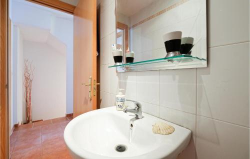 3 Bedroom Cozy Home In La Algaba 3 Bedroom Cozy Home In La Algaba