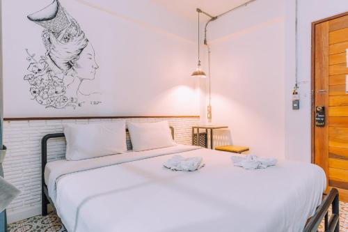 V1 Room Hotel Room Type - Standard Queen Room