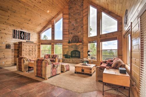 Gorgeous Alton Cabin with Deck and Mountain Views - Long Valley Junction