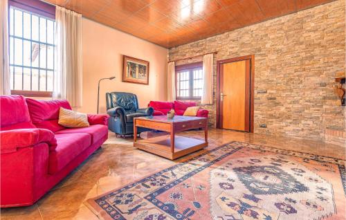  Amazing Home In Albolote With Wifi, 8 Bedrooms And Swimming Pool in Albolote