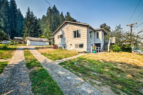 Near Snoqualmie River! Cozy Home in Rural Setting in Union Hill-Novelty Hill (WA)