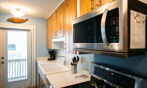 Sweet Melissa's Beach House by AMI Locals - image 5