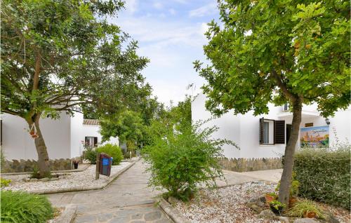 Beautiful Home In El Coronil With Outdoor Swimming Pool