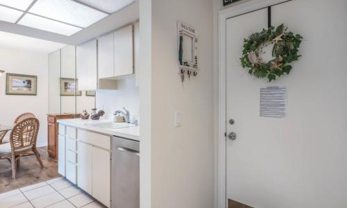 Water's Edge 205 by AMI Locals - image 12