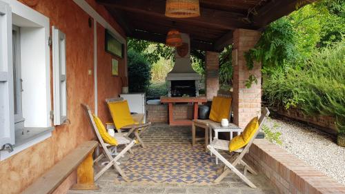  Home set in olive grove with stunning views in Mondavio