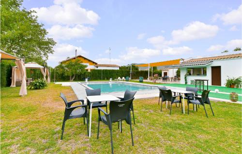 Peldbaseins, 2 Bedroom Beautiful Home In El Coronil in El Coronil