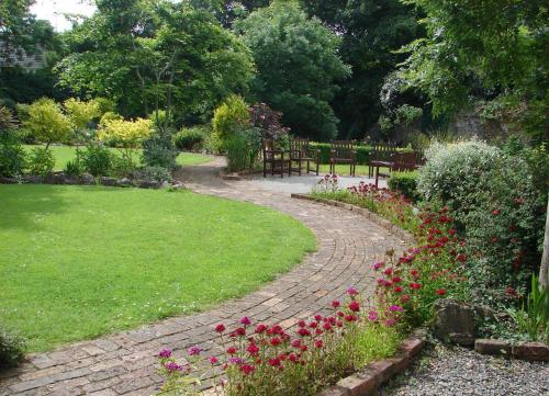 Courtyard Holiday Cottage No 8