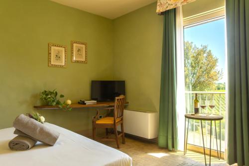 room detail thumbnail 1